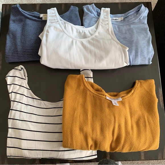 Motherhood Maternity Tops - 5 Motherhood Maternity Tops Size: Various